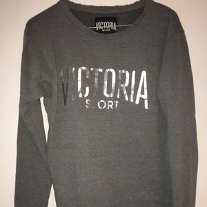 Medium Victoria Sport Crew Neck